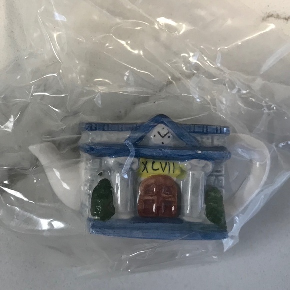 Red Rose 1997 Complete Roseville Series Teapot Figurine Collection Set of 8 NIP - Picture 10 of 10